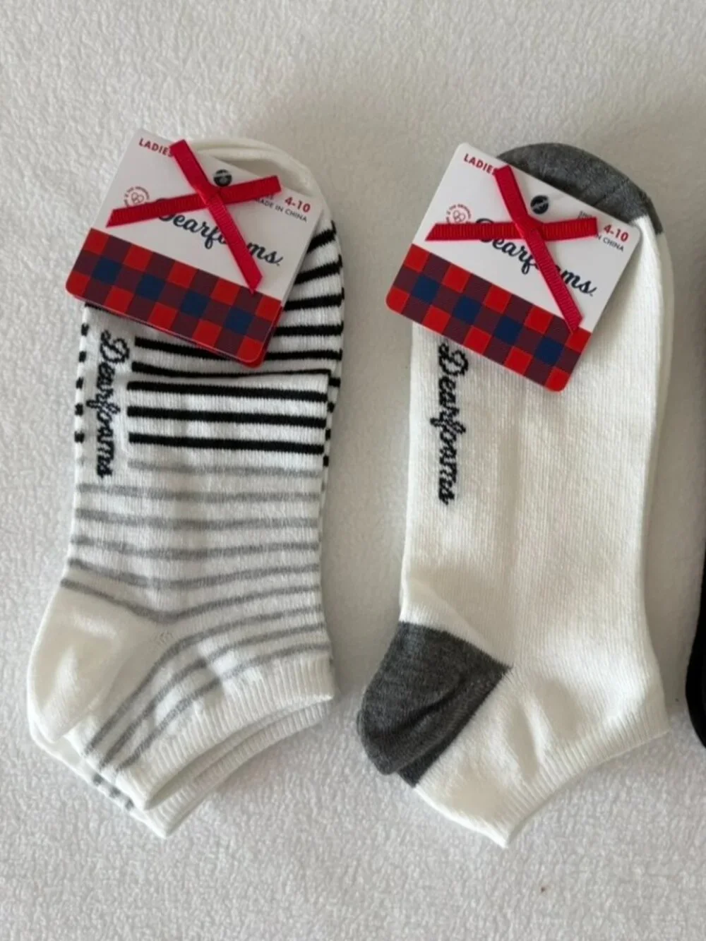 NWT - Dearfoams - 3 Pk - Ultimate No Show Socks - Black, White, Gray, Striped